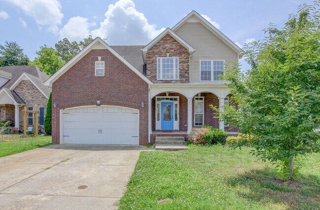 Building Photo - 716 Cavalier Dr
