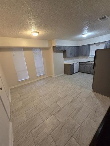 Building Photo - 412 N Lyndalyn Ave