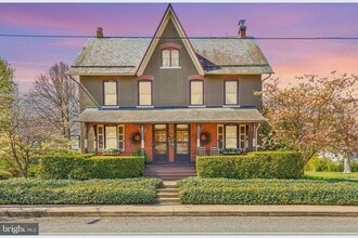 Building Photo - 44 Main St N