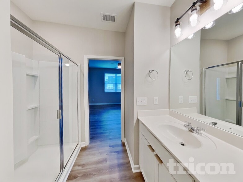 Building Photo - 338 Victory Cir
