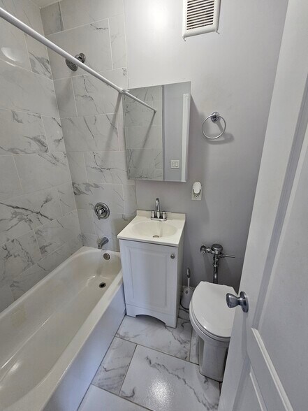 Building Photo - 4601 N Beacon St