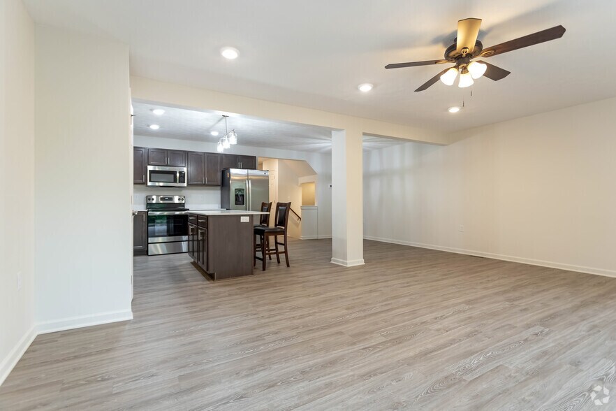 Creekwood Townhomes 15011524 Red Fern Dr Farmington NY 14425