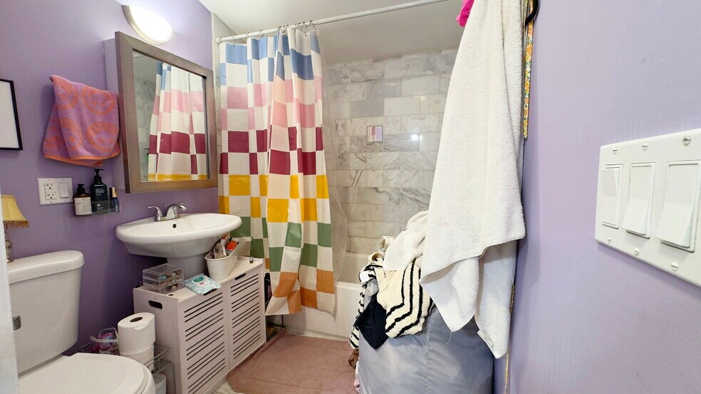 Building Photo - 1735 N Fairfield Ave