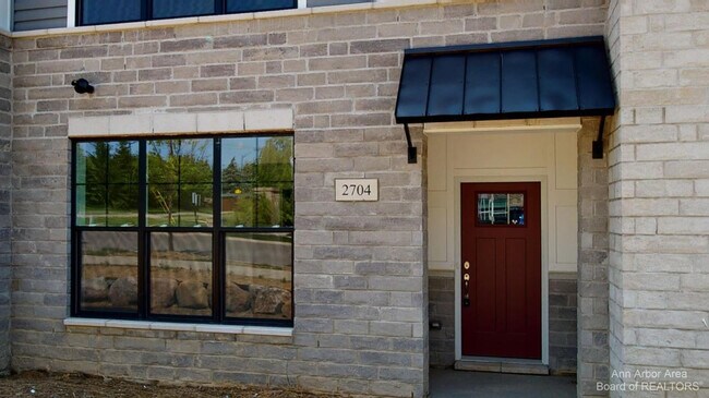 Primary Photo - 2704 S Spurway Dr