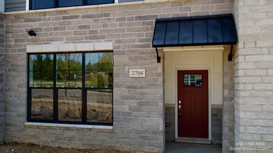Building Photo - 2704 S Spurway Dr