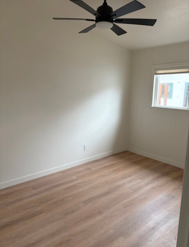 Building Photo - 3 bedroon 2 bath home