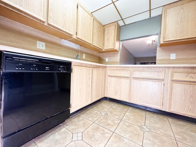 Building Photo - 5939 Forest Hill Blvd