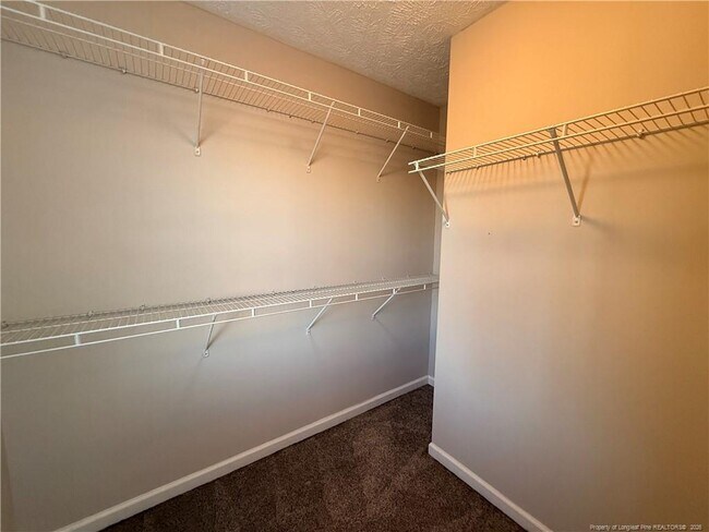 Building Photo - 2402 Larwood Dr