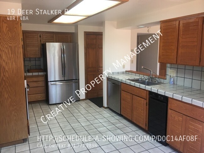 Building Photo - 4 Bedroom House in Monterey, CA 93940