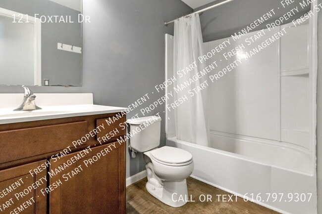 Building Photo - 121 Foxtail Dr