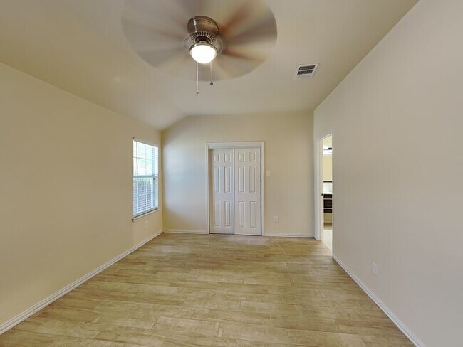 Building Photo - 3914 Sonora Ave