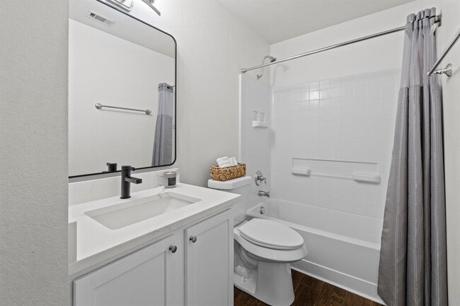 Building Photo - 2004 Dry Season Trail