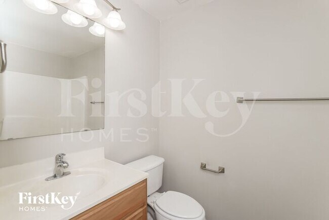Building Photo - 356 Trembley Ave SW