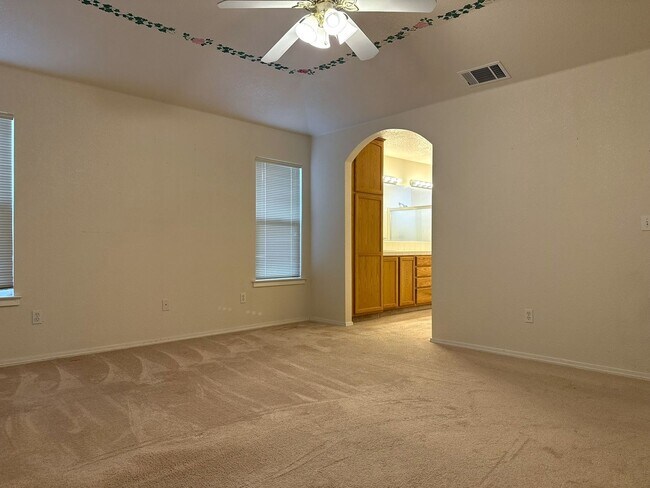 Building Photo - Charming 3-bedroom, 2-bath home in North Merced!