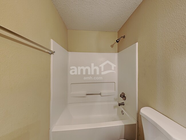 Building Photo - 6850 W Littleton Dr