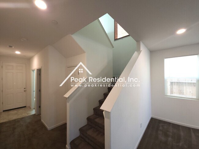Building Photo - 5343 Kankakee Dr