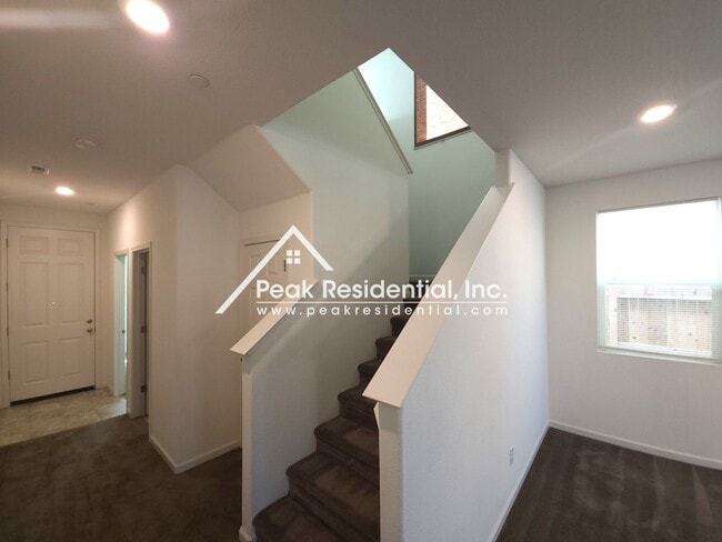 Building Photo - Newer North Natomas 4bd/3ba Home!