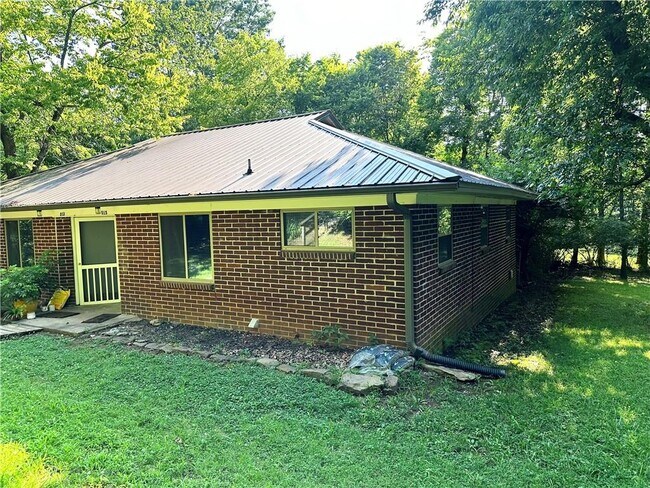 Building Photo - 515 Fallin Ave