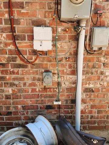 Building Photo - 2711 Lincoln Dr