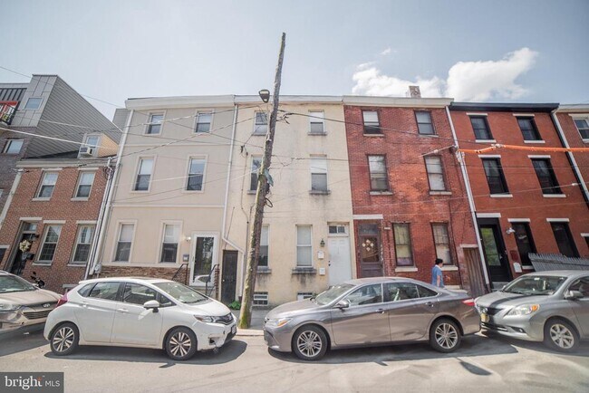 Building Photo - 126 W Laurel St