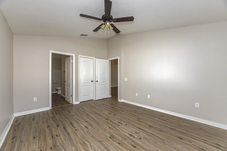 Building Photo - 12724 Lake Vista Dr