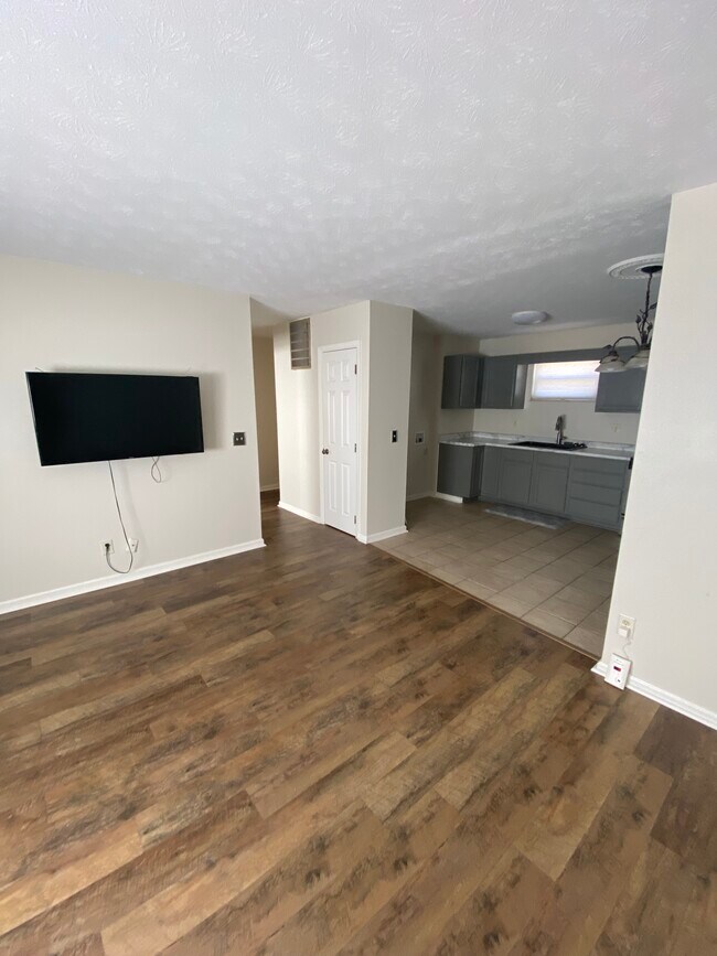 Building Photo - 5167 Goodyear Dr