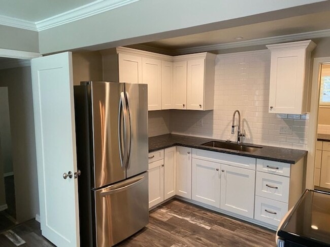 Building Photo - 415-419 SIXTH