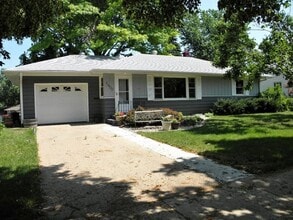 Building Photo - 1400 S Riverdale Rd