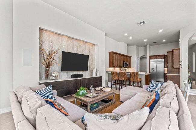 Building Photo - 114 Carmela Ct