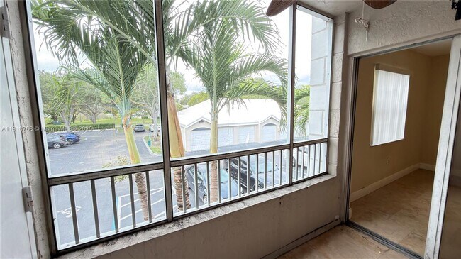 Building Photo - 2803 N Oakland Forest Dr