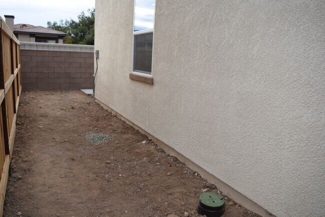 Building Photo - 6114 Mehrten Cir