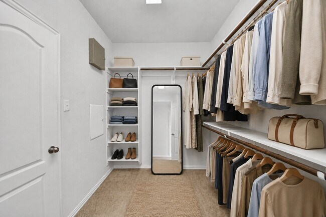 Building Photo - 23714 Via Viale Dr