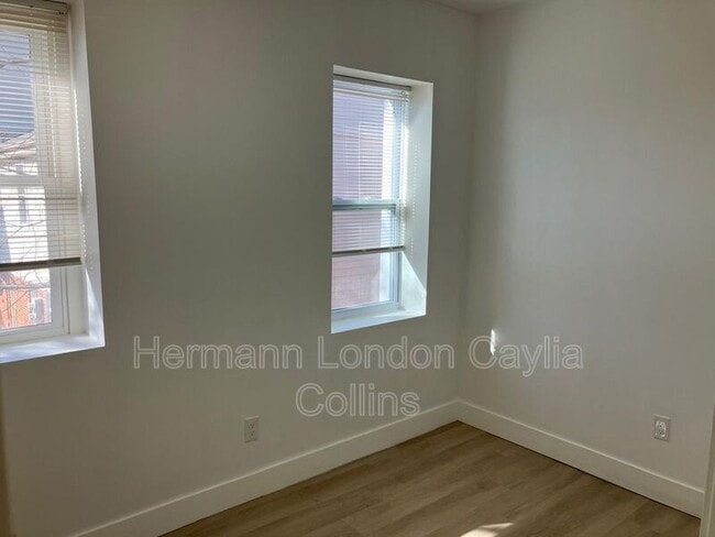 Building Photo - 5832-5834 Etzel Avenue
