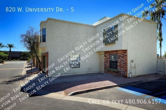 Building Photo - 820 W University Dr