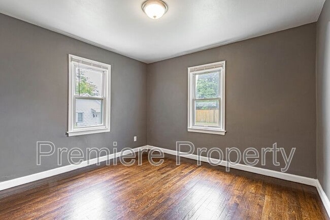 Building Photo - 1705 S Northern Blvd