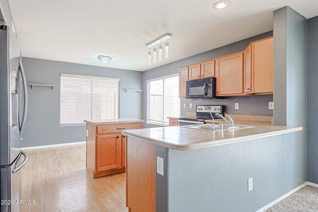 Building Photo - 5245 N 125th Ave
