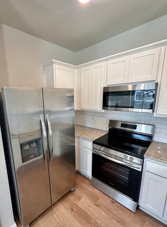 Building Photo - Luxury 2-Story, 3-Bed/ 2.5-Bath Duplex in ...