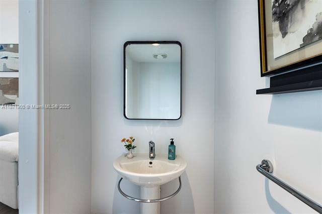 Building Photo - 300 S Biscayne Blvd