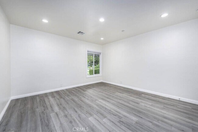 Building Photo - 506 San Luis Rey Rd