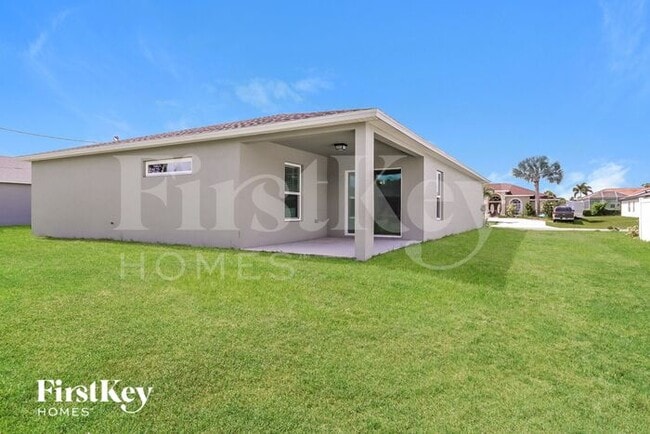 Building Photo - 1265 SW Century Ave