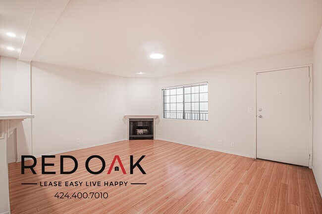 Primary Photo - 4651 Cahuenga Blvd