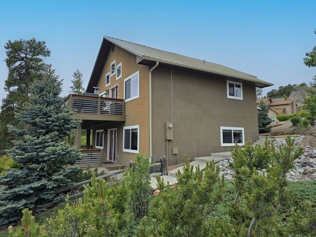 Building Photo - Beautiful Quemazon Home (5085 Alegria)