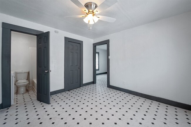 Building Photo - 2217 Stevens St