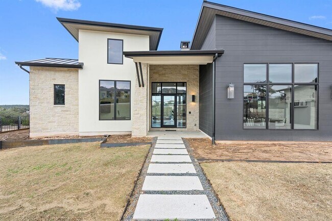 Building Photo - 5624 Sombria Ct