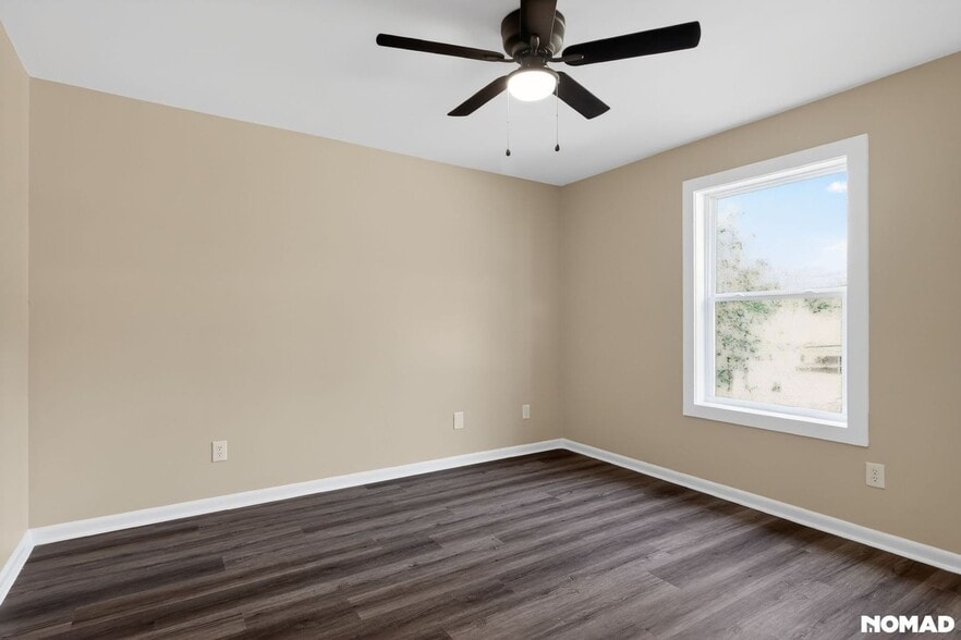 Building Photo - 215 Oxford Ln