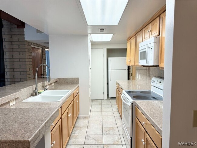 Building Photo - 7916 Center St