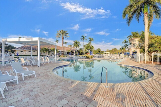 Building Photo - 712 Tulip Cir