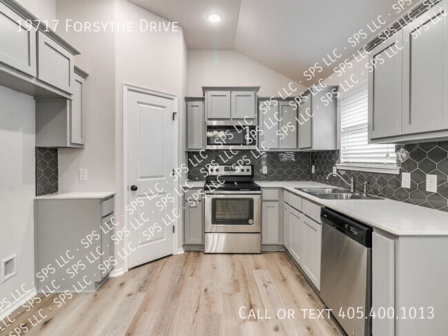 Building Photo - 19717 Forsythe Dr