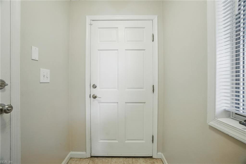 Building Photo - 2301 Beach Castle Ln