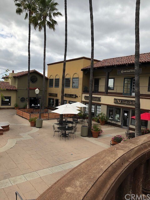 Building Photo - 82 Flor De Sol